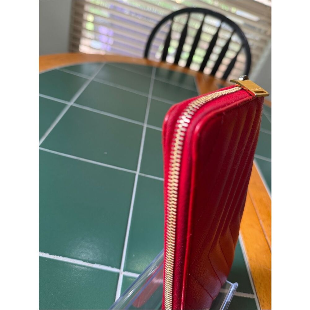Yves Saint Laurent Red Quilted Zip Wallet with Gold YSL Logo - Picture 5 of 14
